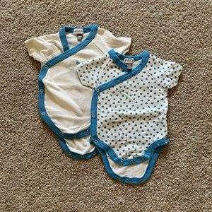 Baby bodysuits size 0-3 months